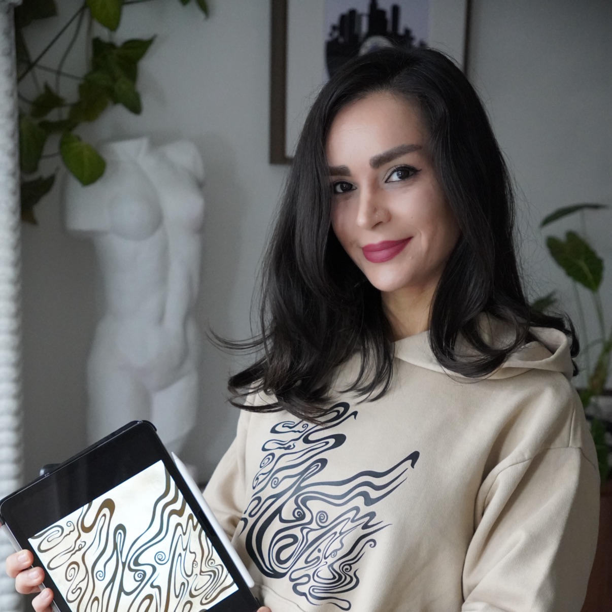 Parisa khaasteh, UGC creator