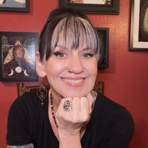 Cici Robertson, UGC creator