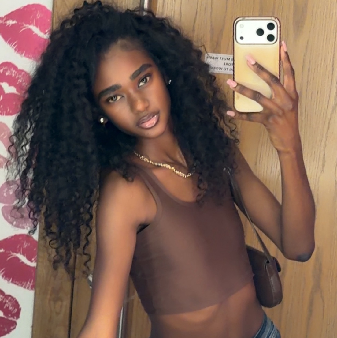 Arieltheemodel, UGC creator