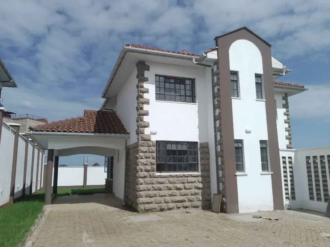 4 bedroom Apartment for rent - Kshs 200,000/mo -  in Karen around Karen Police Station, Ngong Road, Nairobi, Kenya, Nairobi - main property image