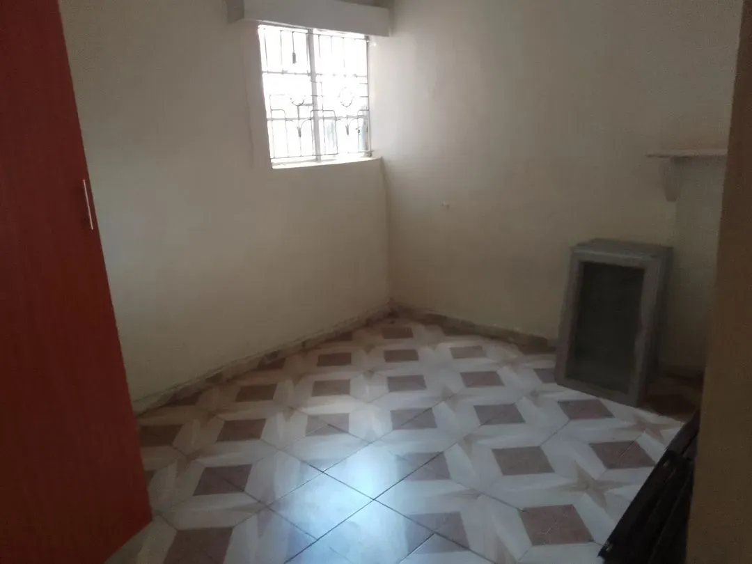 2 bedroom Apartment for rent - Kshs 16,000/mo -  in Umoja   Kurlz 'N' Kutz Unisex Salon 'N' Barber Shop., Nairobi, Kenya, Nairobi - property image 6