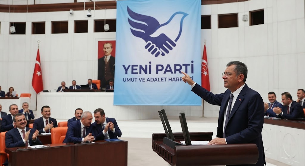 Türk Siyasetinde Yeni Bir Perde: Özgür Özel Liderliğinde Kurulan "YENİ Parti" Siyaseti Nasıl Etkileyecek?