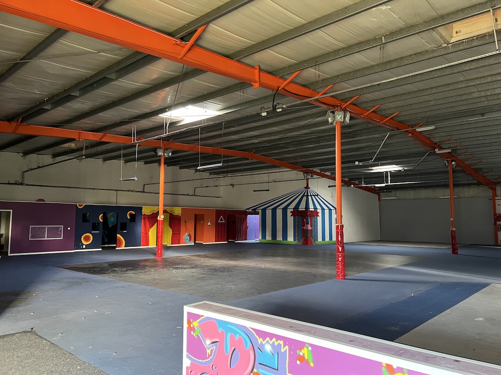 Location pure Local commercial 1 300 m² Biganos - 5