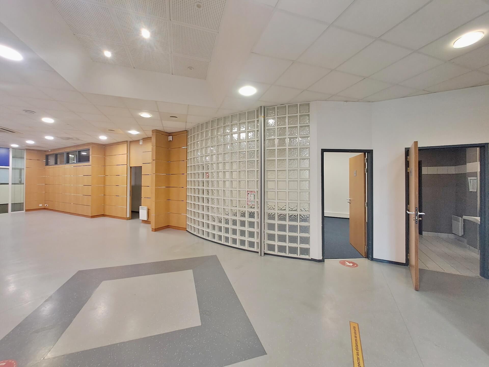 Location pure Local commercial 250 m² Ancenis-Saint-Géréon - 3