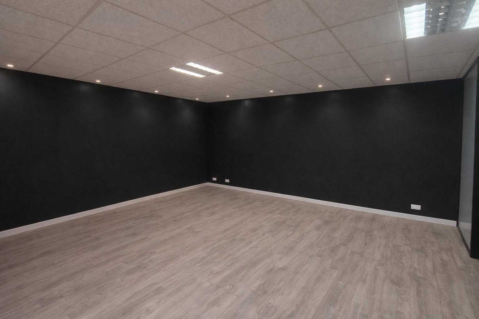 Location pure Local commercial 399 m² Besançon - 3