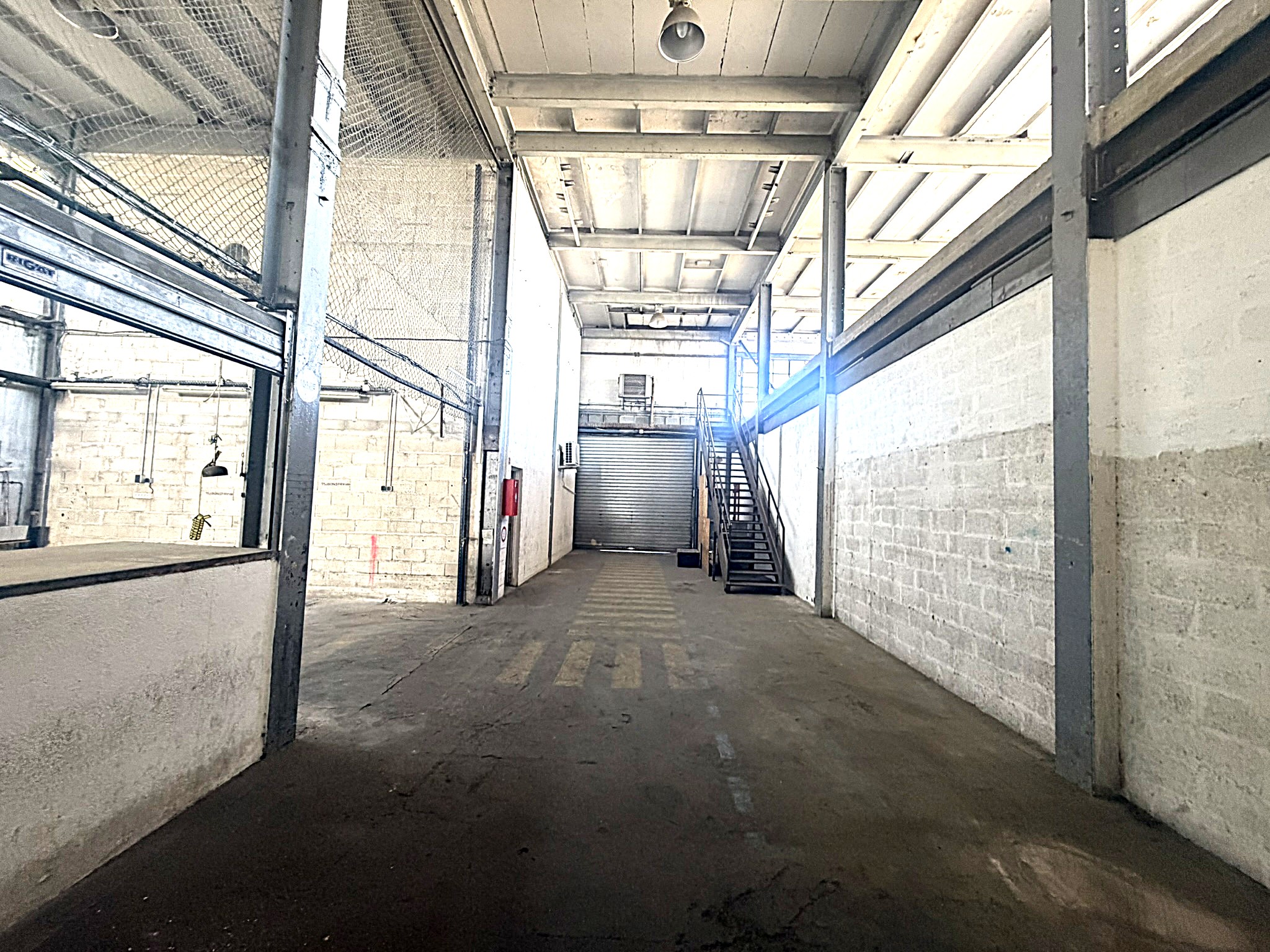 Location Entrepôt 1 030 m² Marseille - 3