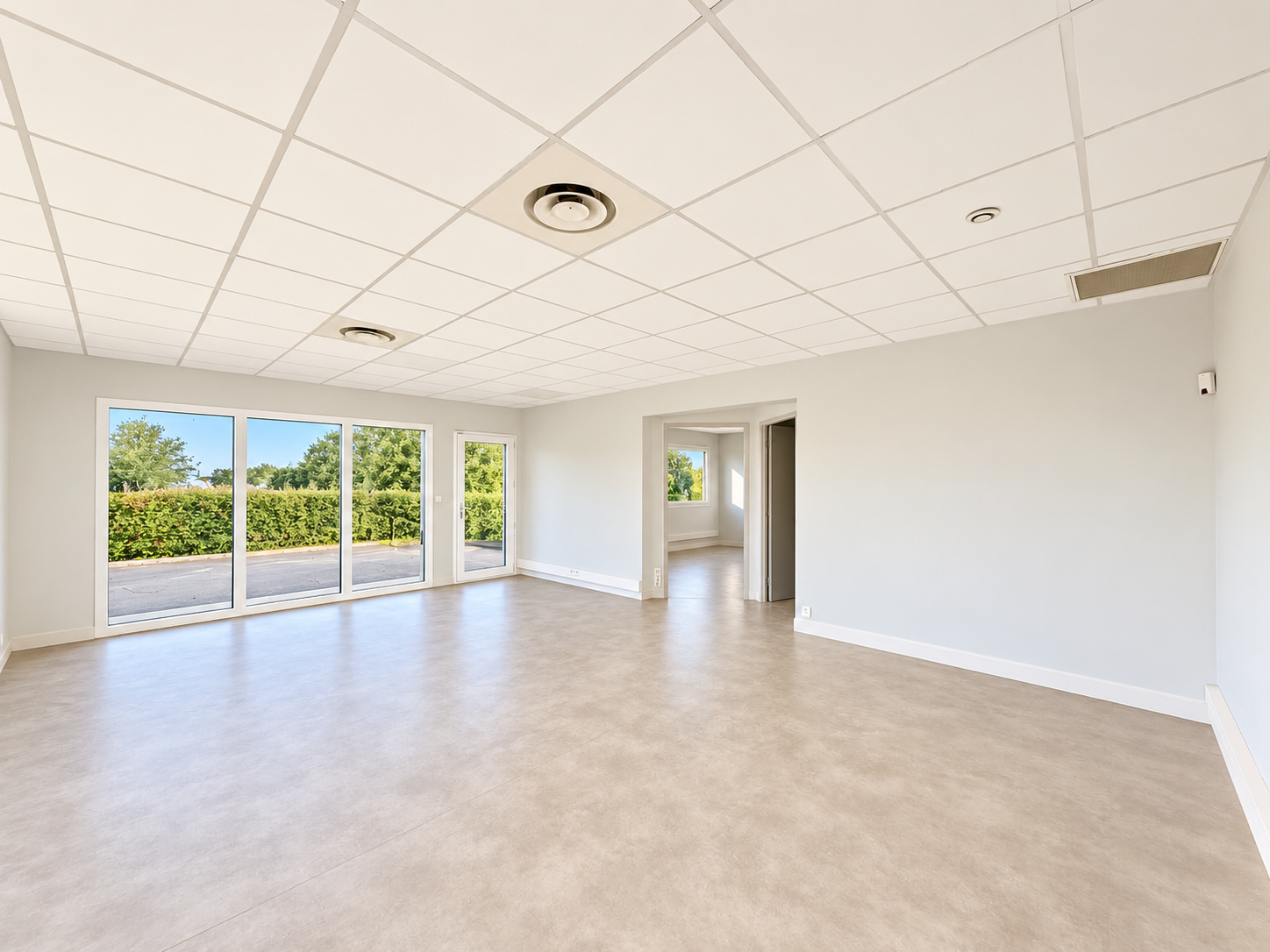 Location pure Local commercial 103 m² Le Taillan-Médoc - 2