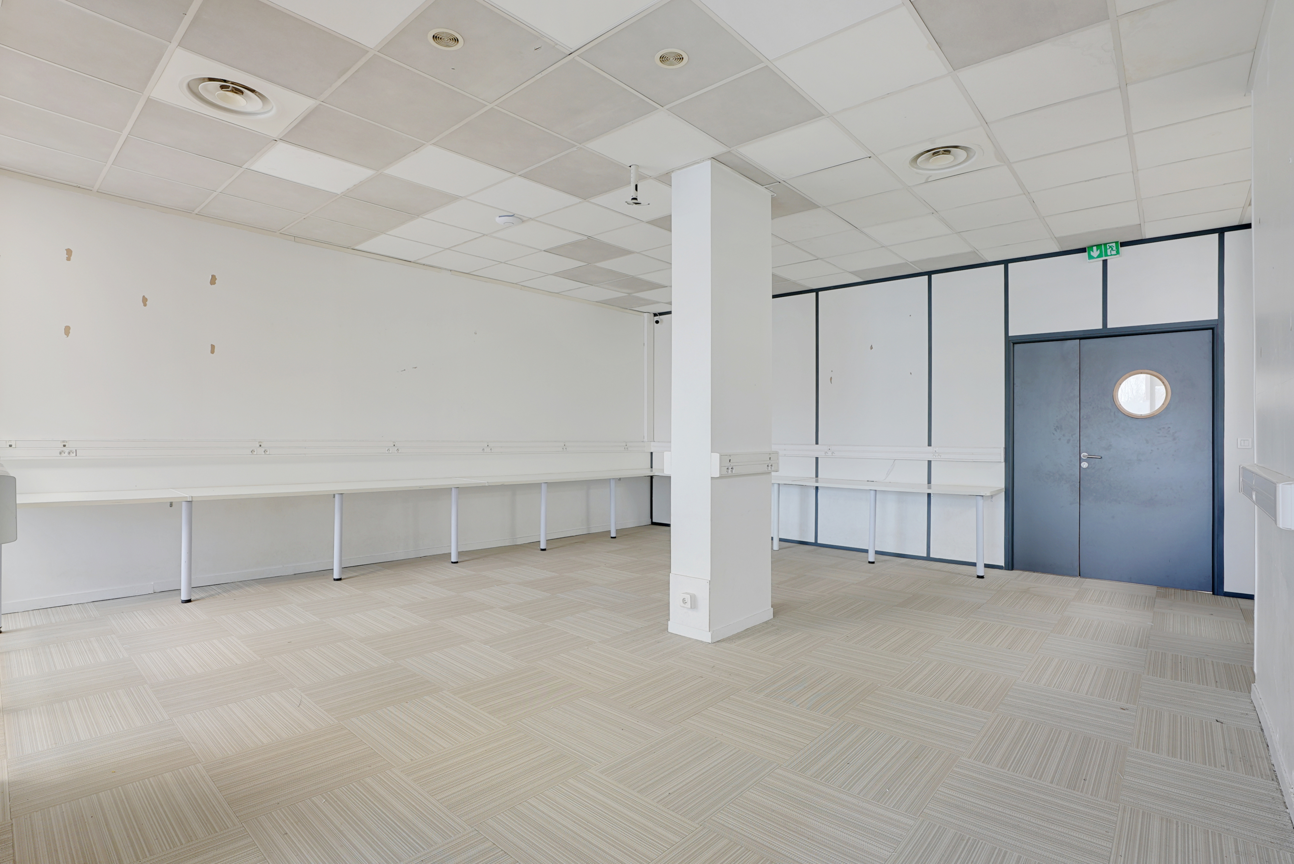 Location pure Local commercial 550 m² Paris - 6