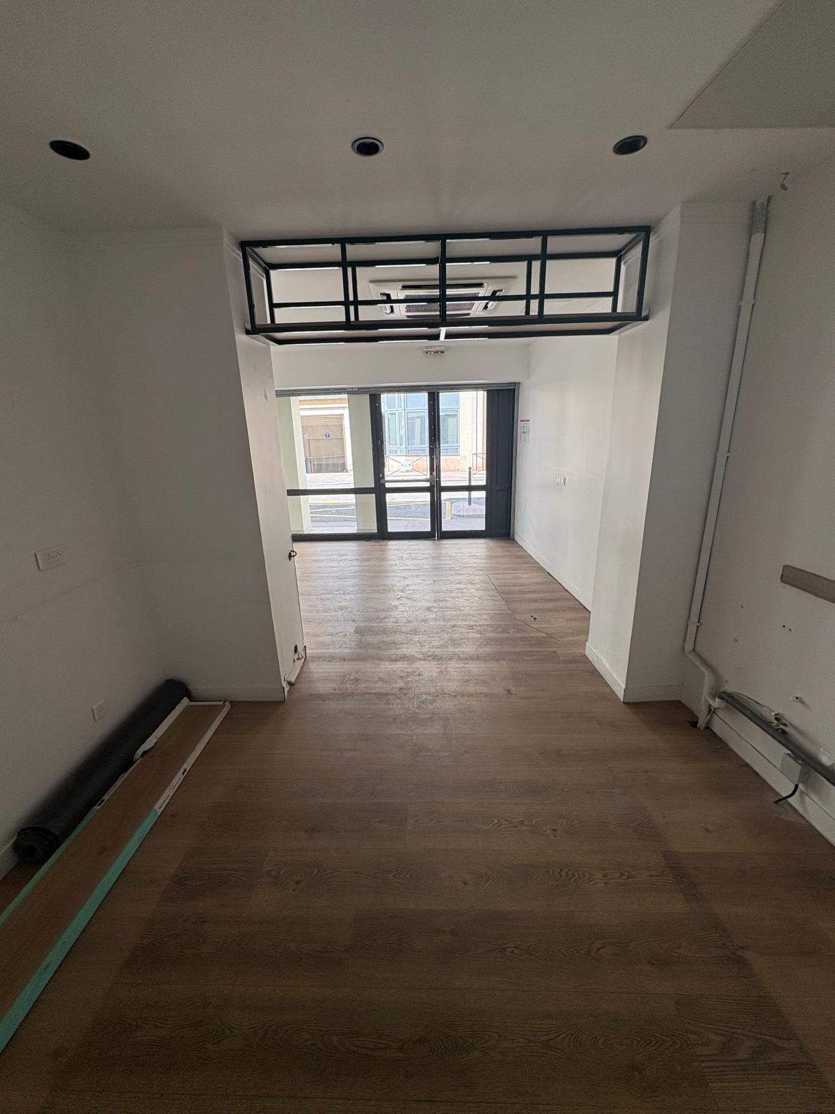 Location pure Local commercial 380 m² Levallois-Perret - 3
