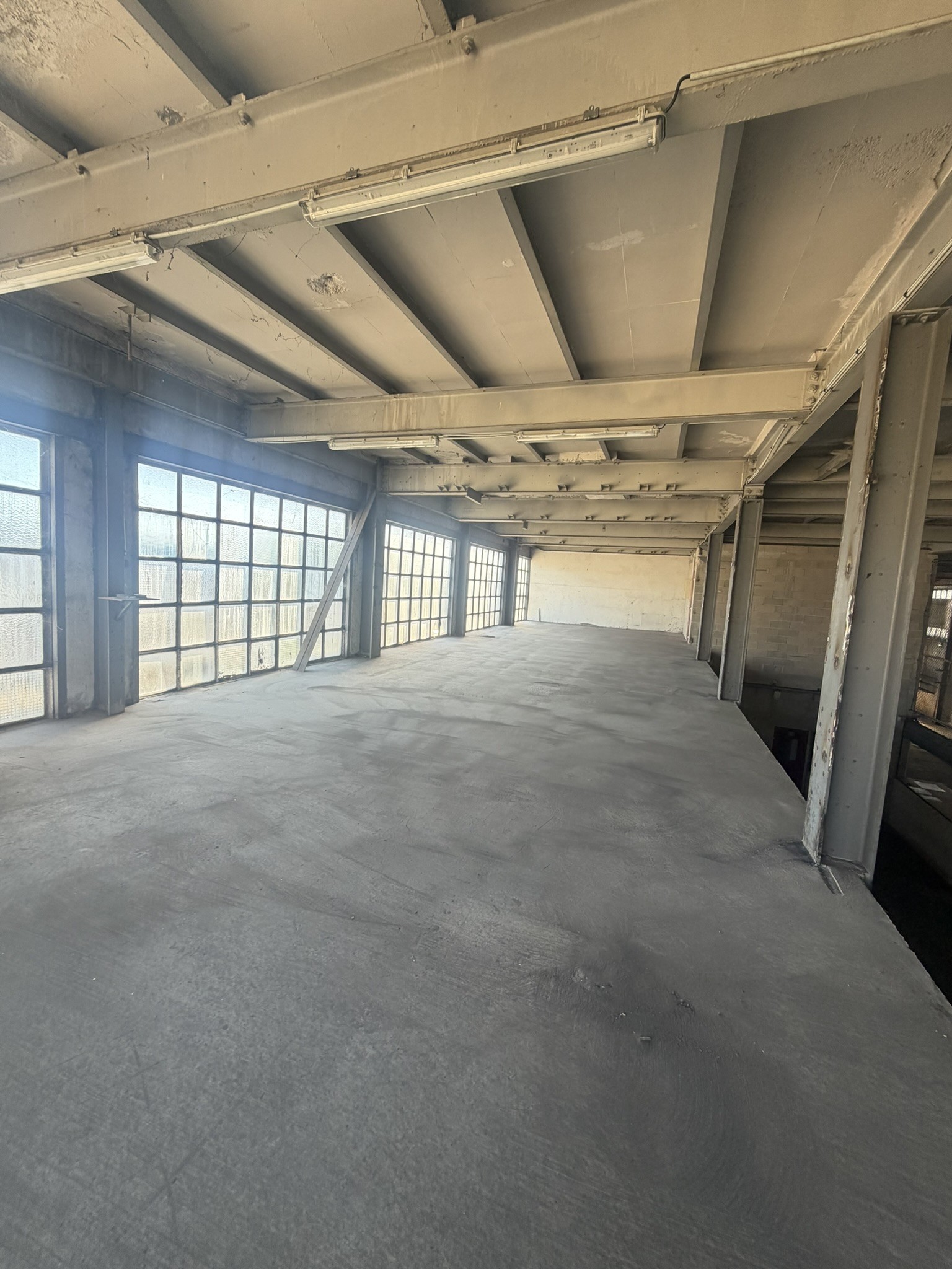 Location Entrepôt 1 030 m² Marseille - 8