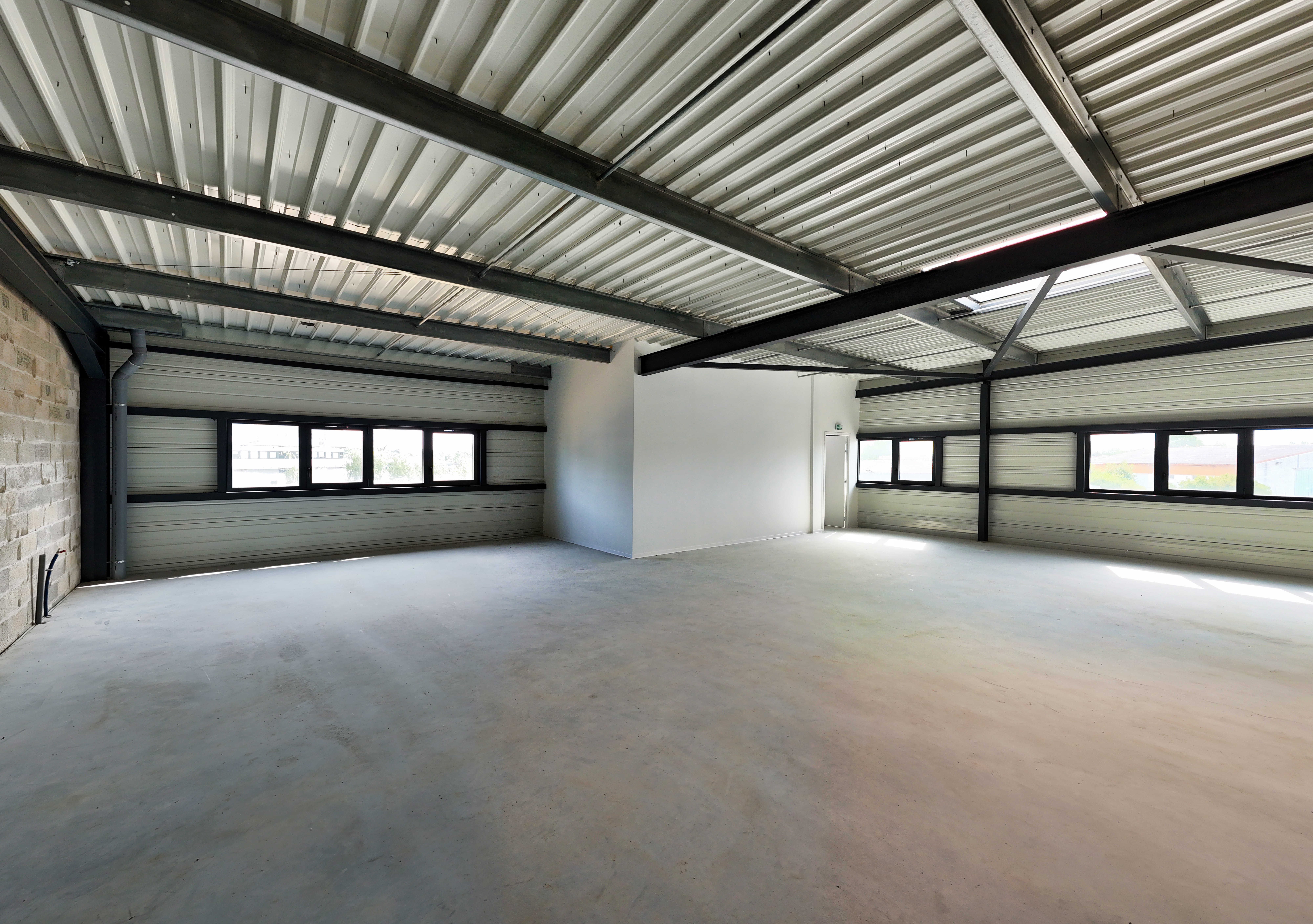 Location Entrepôt 249 m² Artigues-près-Bordeaux - 10