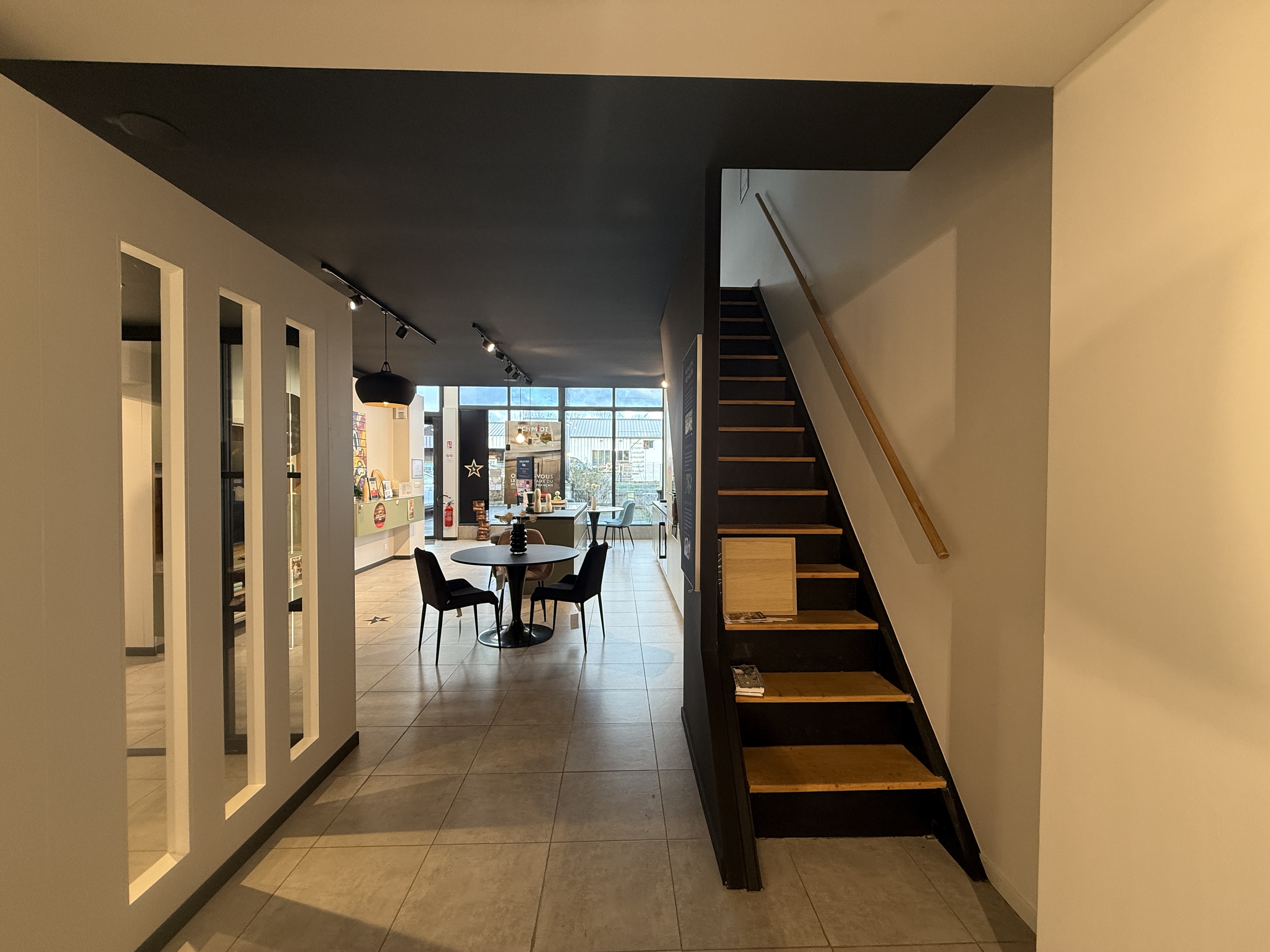 Location pure Local commercial 220 m² Le Coteau - 6