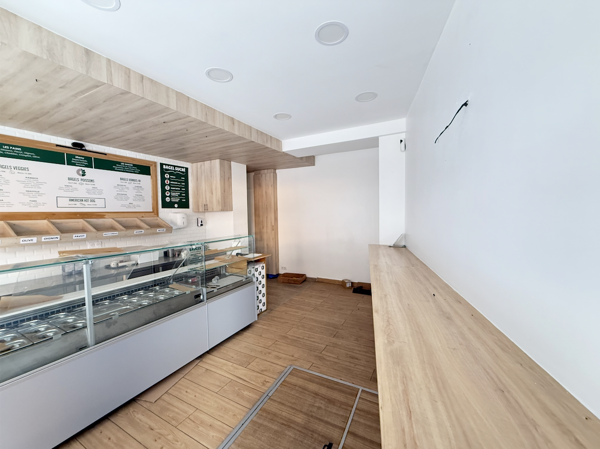 Location pure Local commercial 54 m² Paris 17e