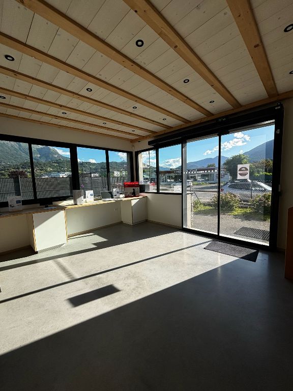 Location pure Local commercial 200 m² Albertville - 2