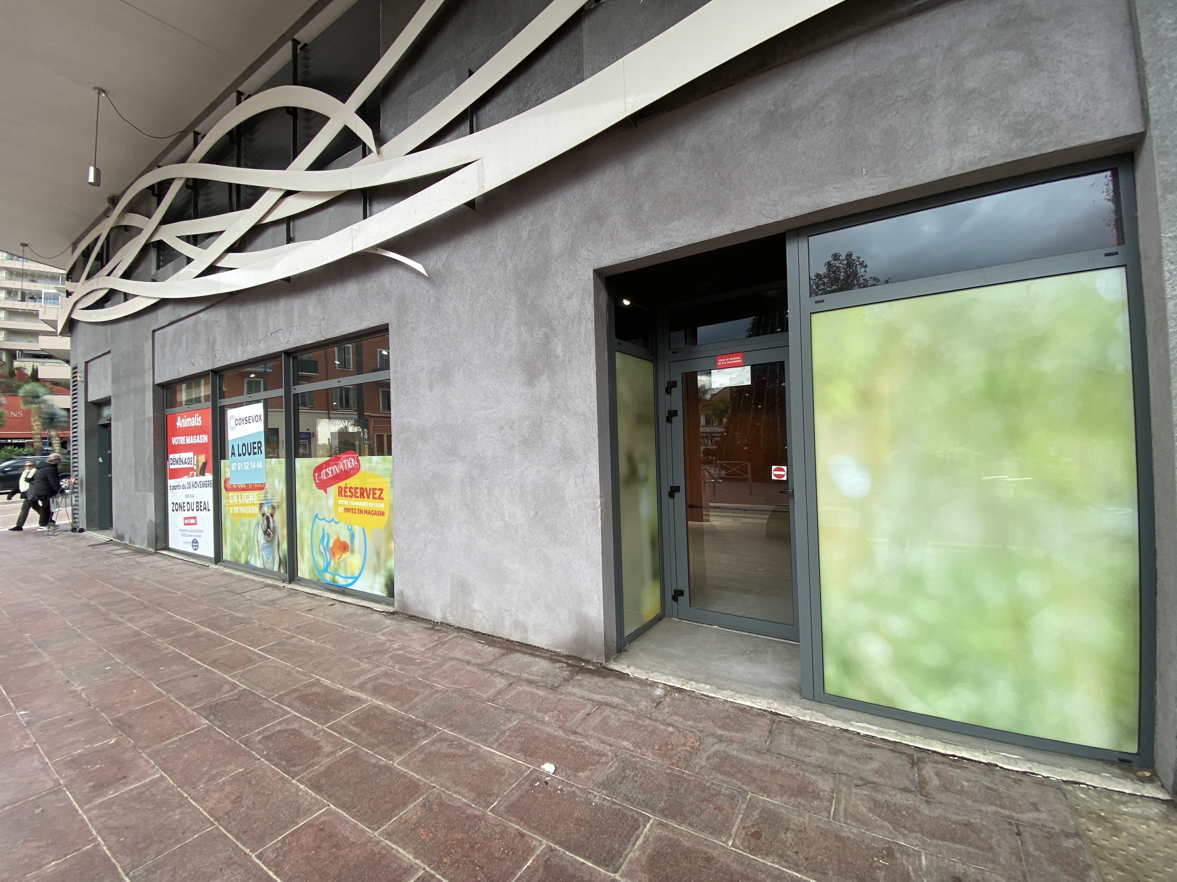 Location pure Local commercial 275 m² Mandelieu-la-Napoule