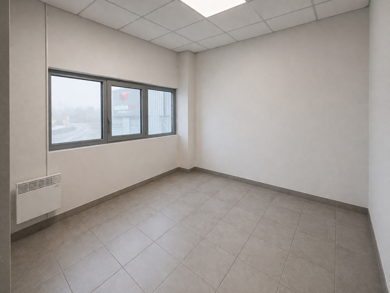 Location pure Local commercial 900 m² École-Valentin - 2