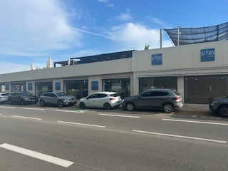 Location pure Local commercial 670 m² Antibes