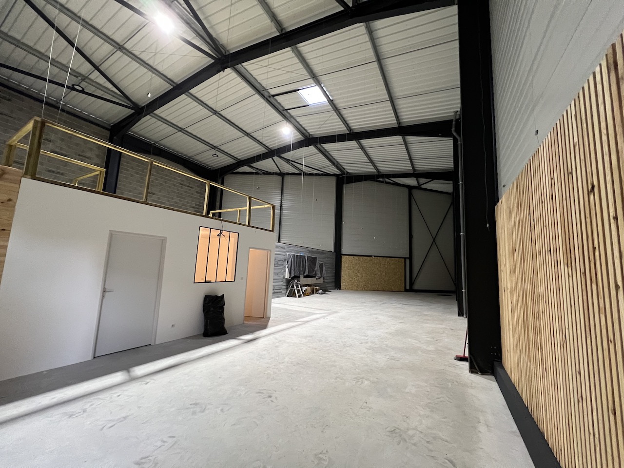 Location Entrepôt 261 m² Sanguinet