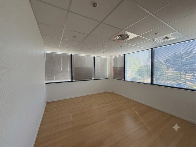 Vente de murs libres Bureaux 233 m² La Rochelle