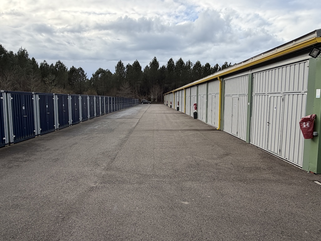 Vente de murs libres Entrepôt 5 400 m² Saint-Julien-en-Born - 5