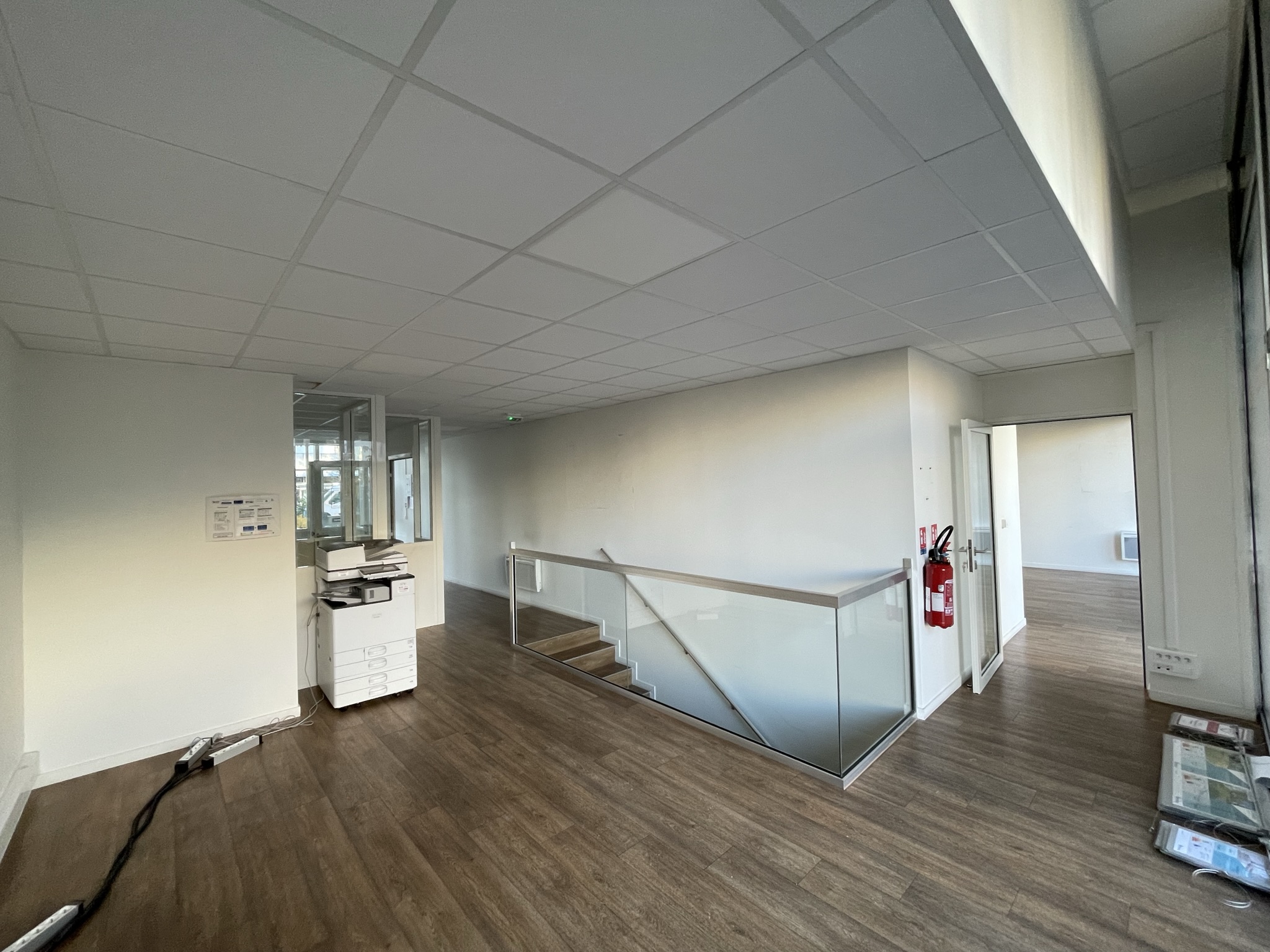 Location pure Local commercial 156 m² Chatou - 3