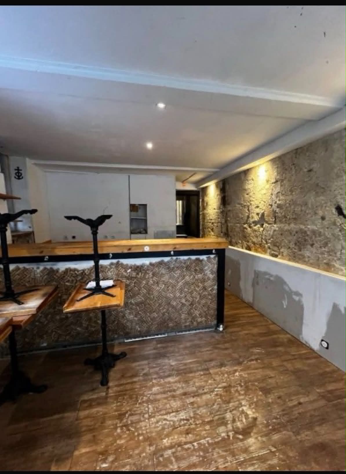 Location avec droit d'entrée Local commercial 21 m² Montpellier - 2