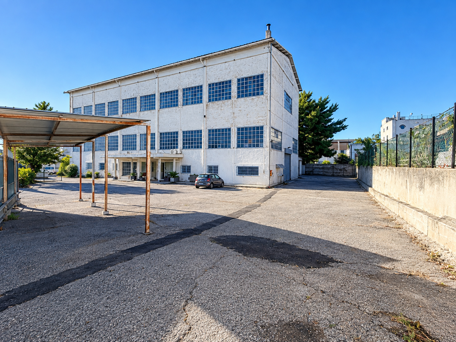 Location Entrepôt 1 030 m² Marseille - 13