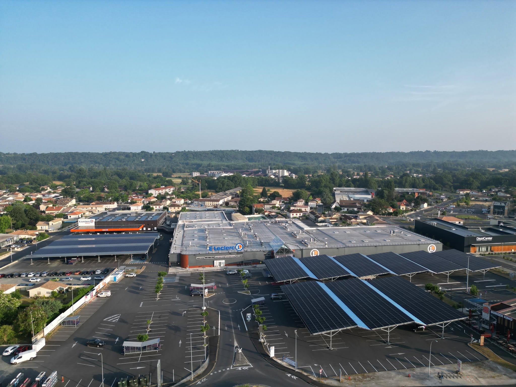 Location pure Local commercial 395 m² Coutras
