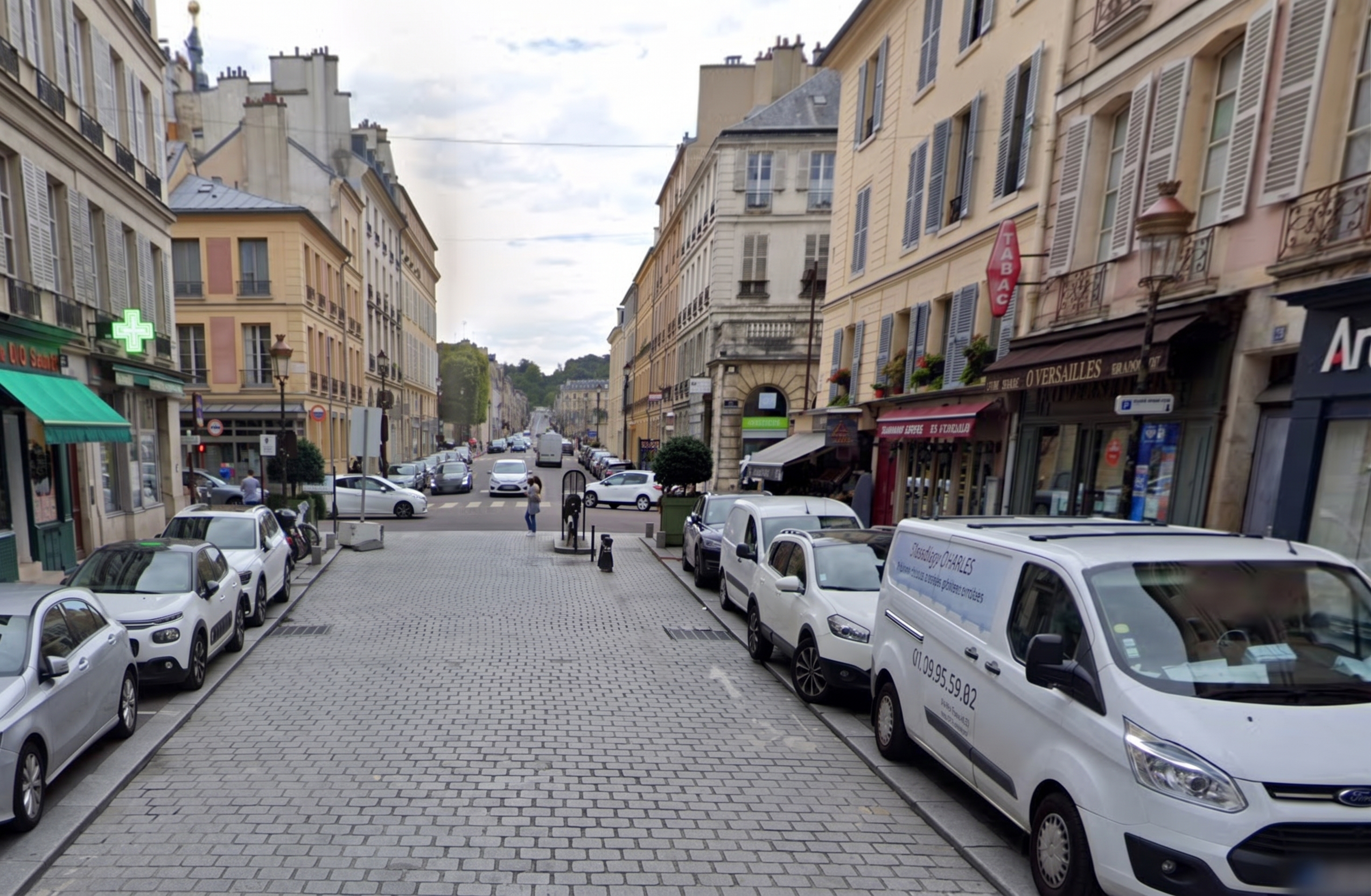 Location pure Local commercial 235 m² Versailles - 2