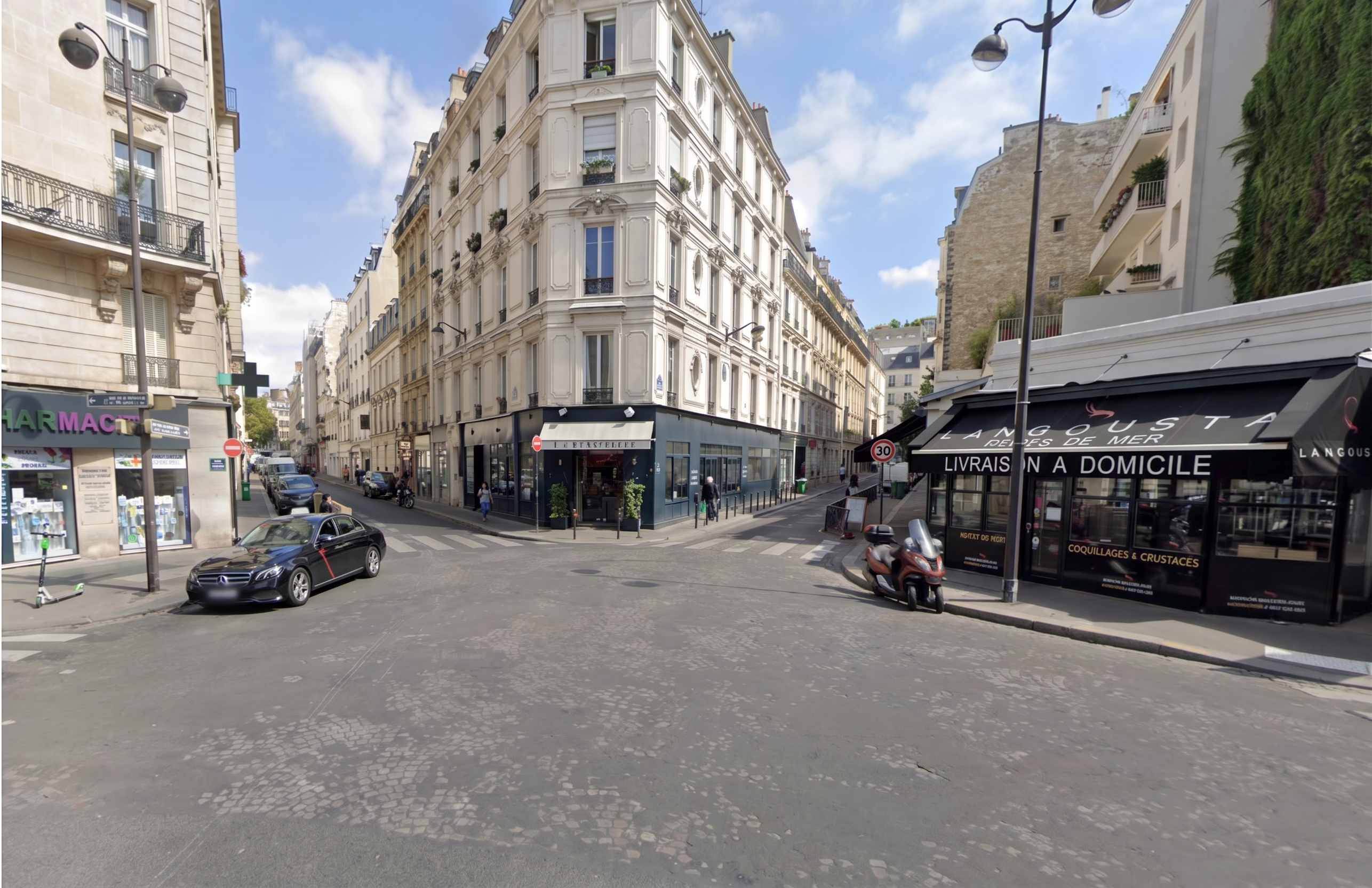 Location pure Local commercial 1 082 m² Paris 16e