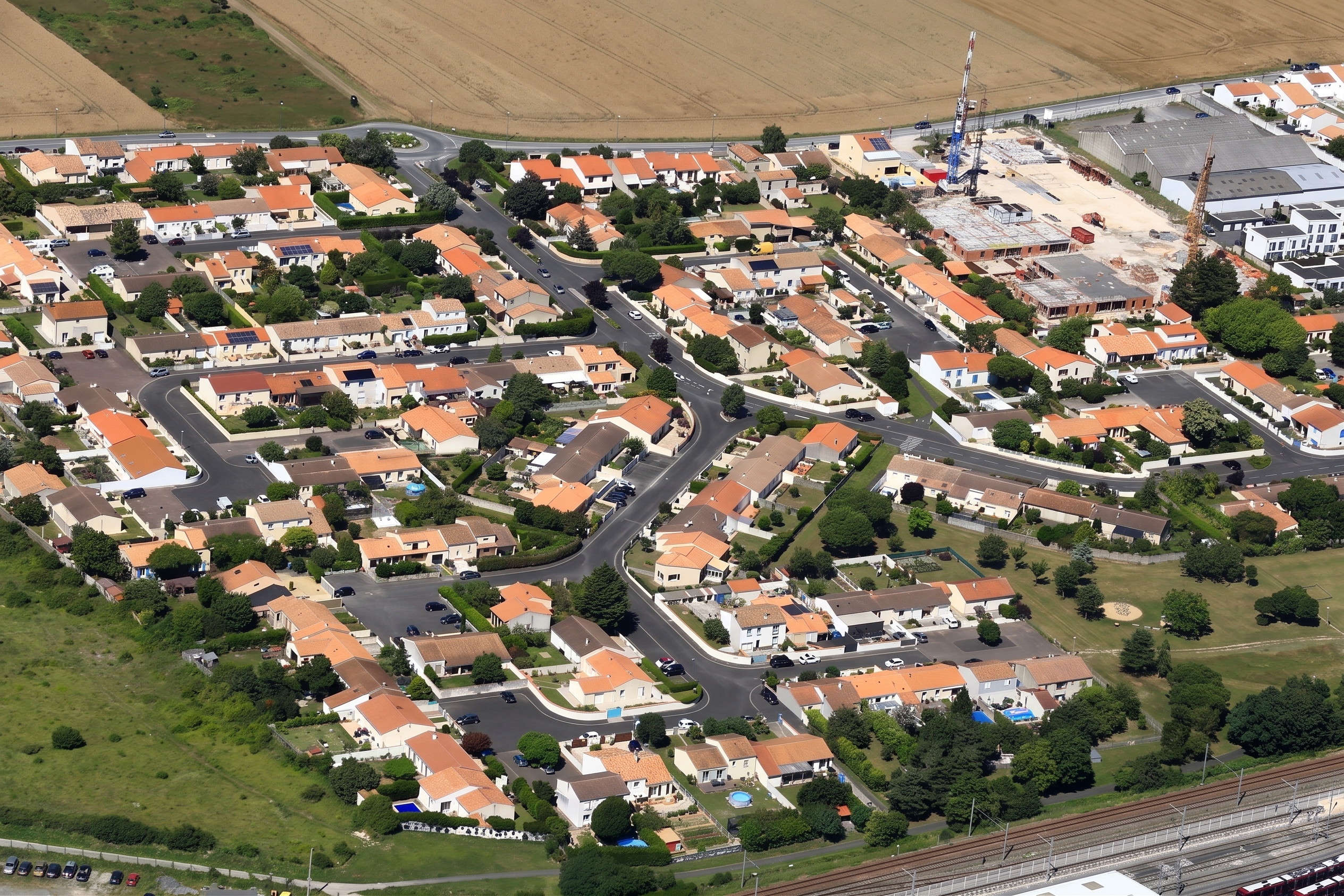 Vente de murs libres Entrepôt 880 m² Aytré