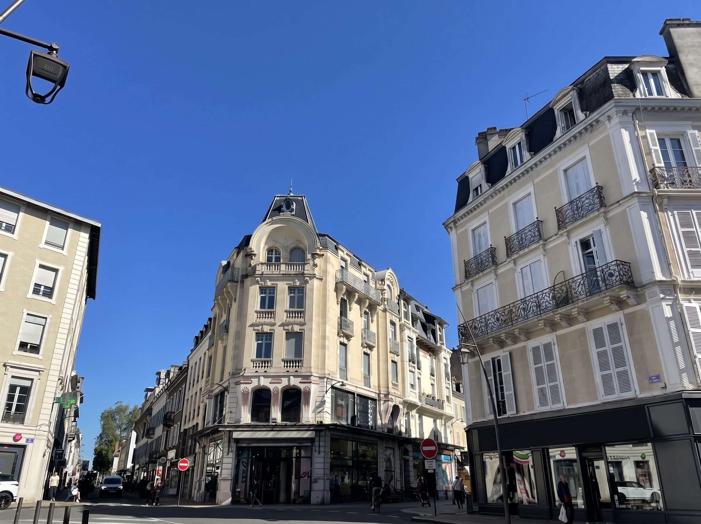 Vente de droit au bail Local commercial 200 m² Pau