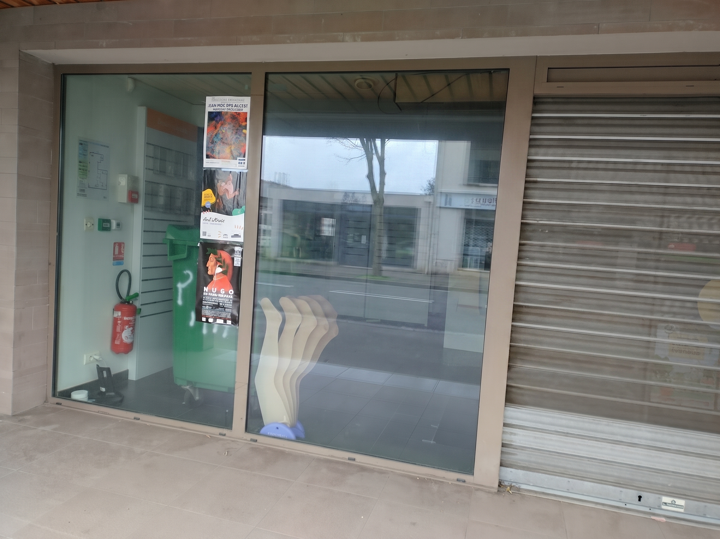 Location pure Local commercial 253 m² Mérignac - 2