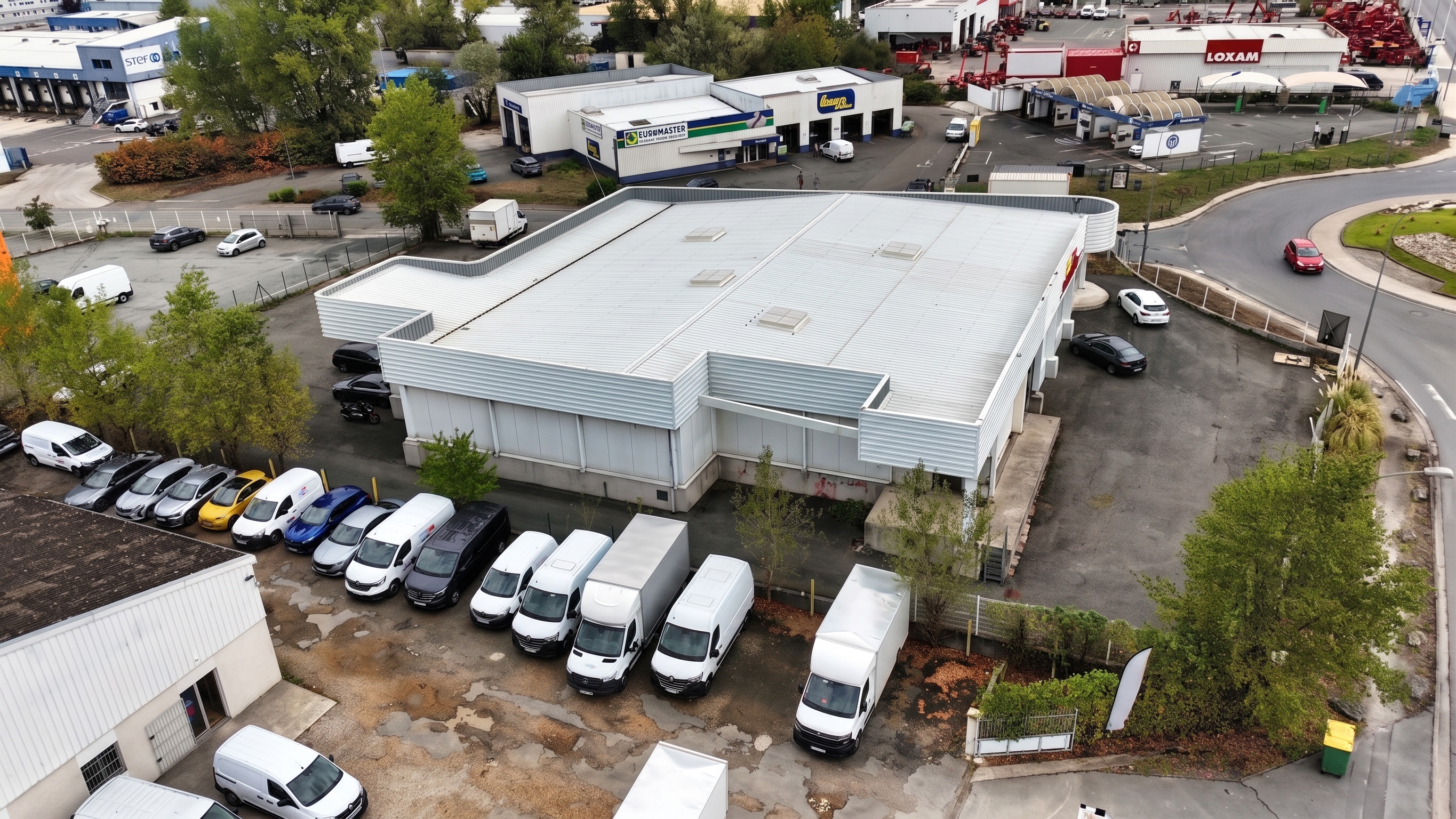 Location pure Local commercial 360 m² Bègles - 2