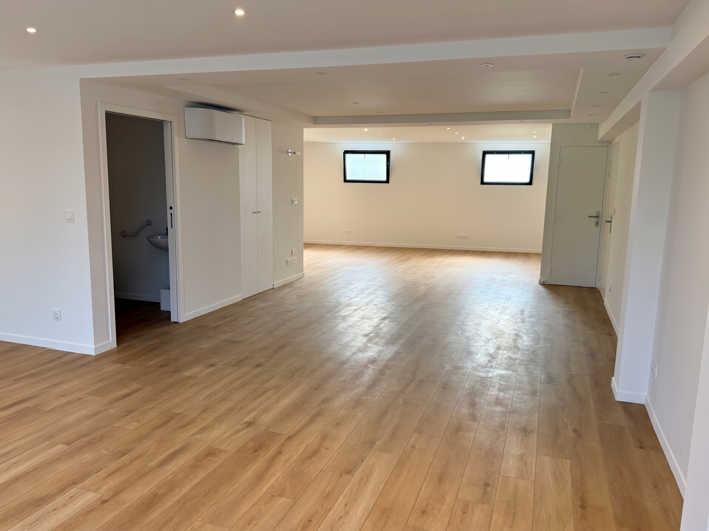 Location pure Local commercial 80 m² Bordeaux - 4