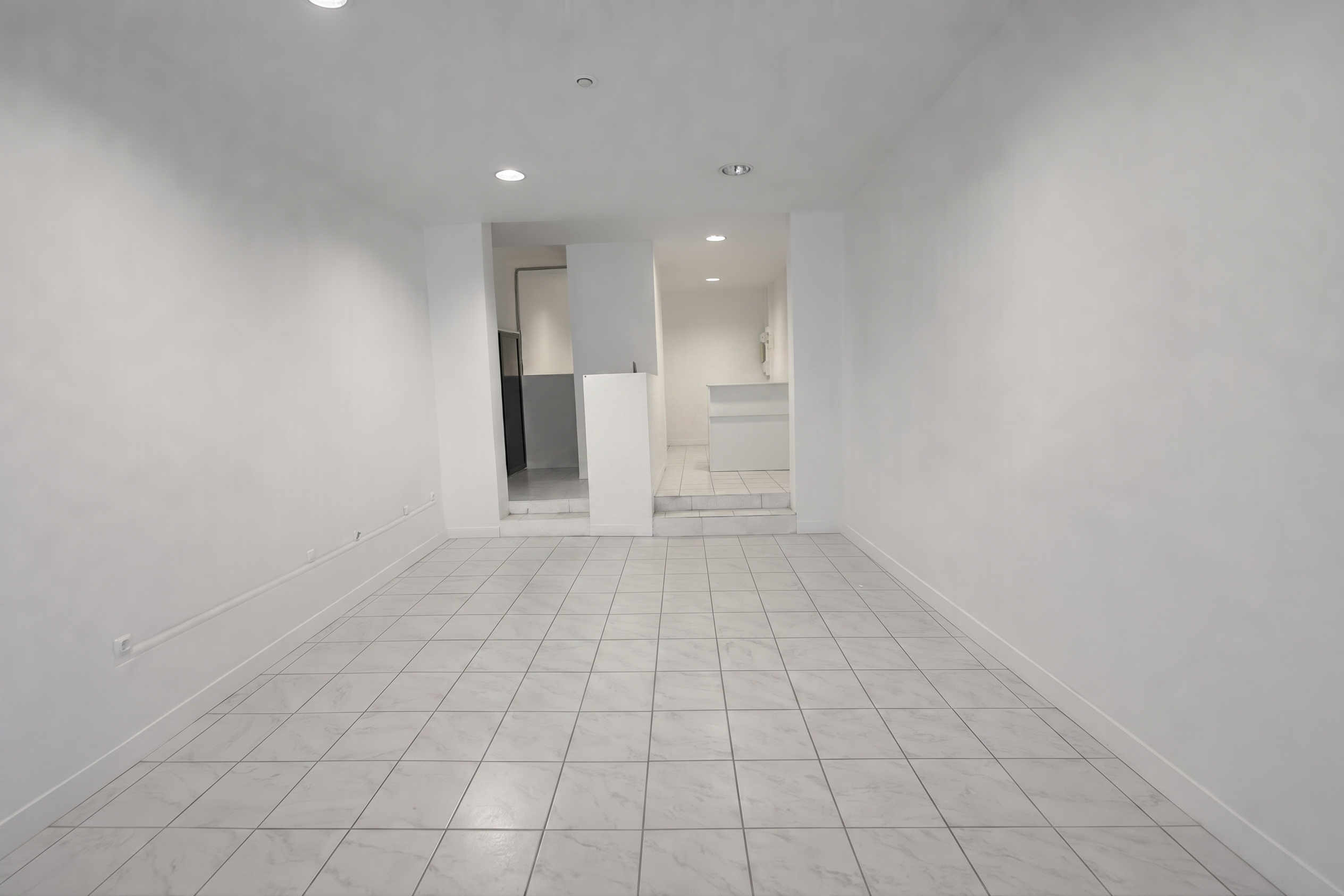 Location pure Local commercial 35 m² Bordeaux - 2