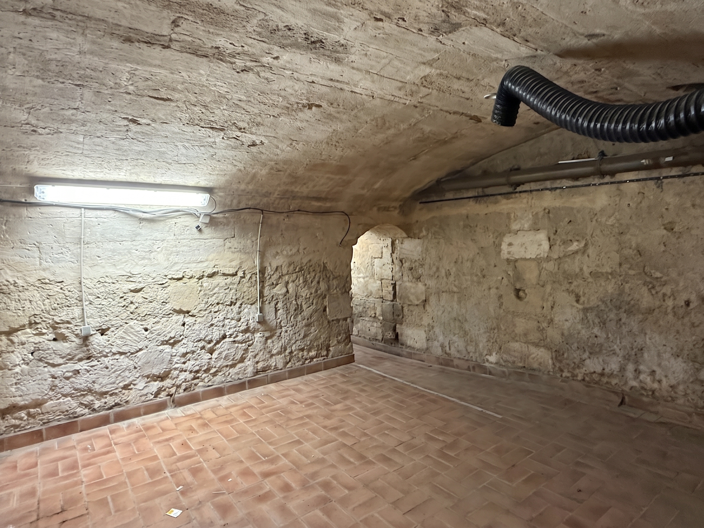 Location pure Local commercial 35 m² Bordeaux - 5