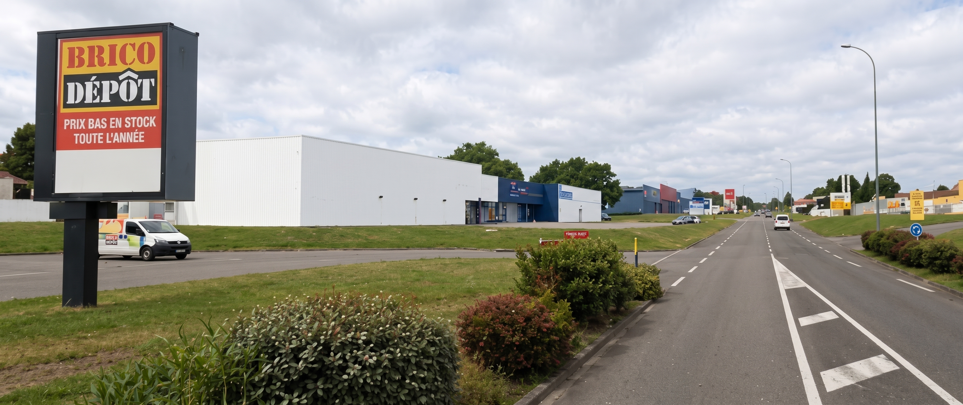 Location pure Local commercial 1 121 m² Saint-Paul-lès-Dax - 2