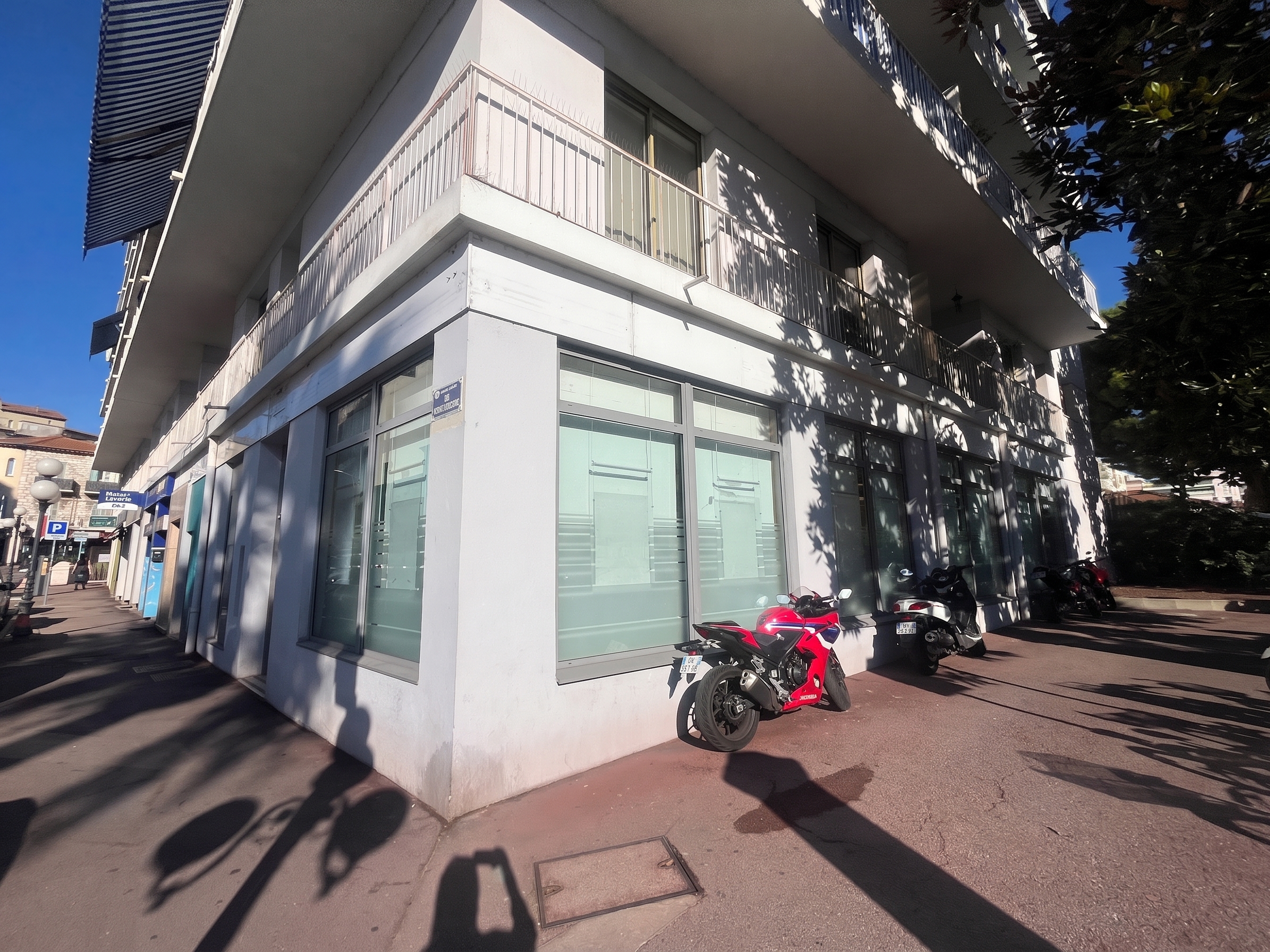 Location pure Local commercial 166 m² Cagnes-sur-Mer