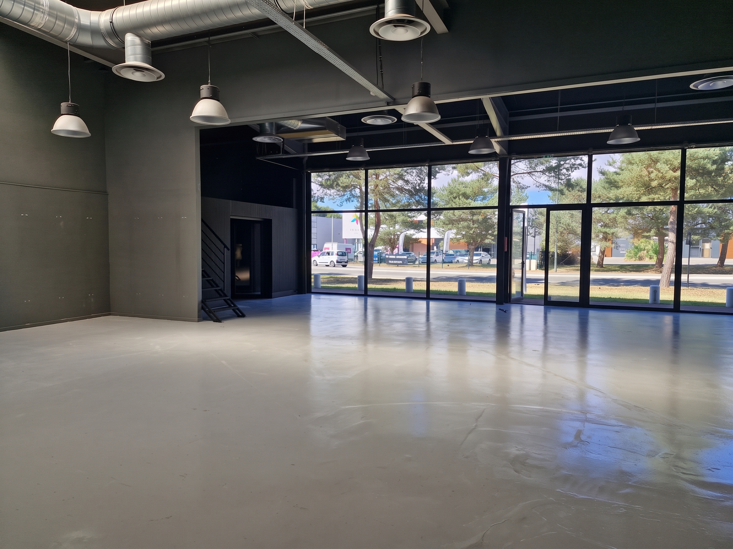 Location pure Local commercial 400 m² Pornic - 2