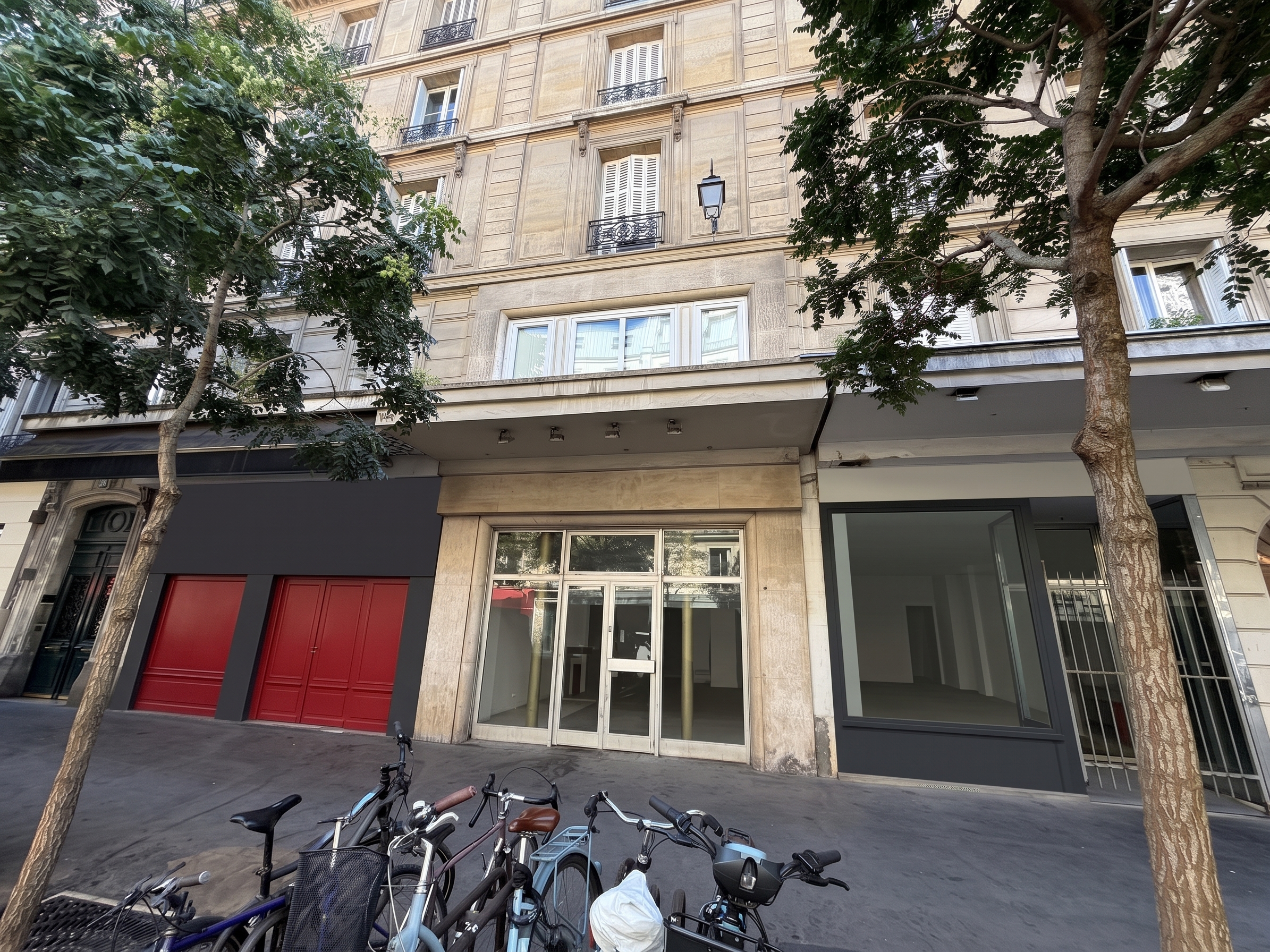 Location pure Local commercial 519 m² Paris