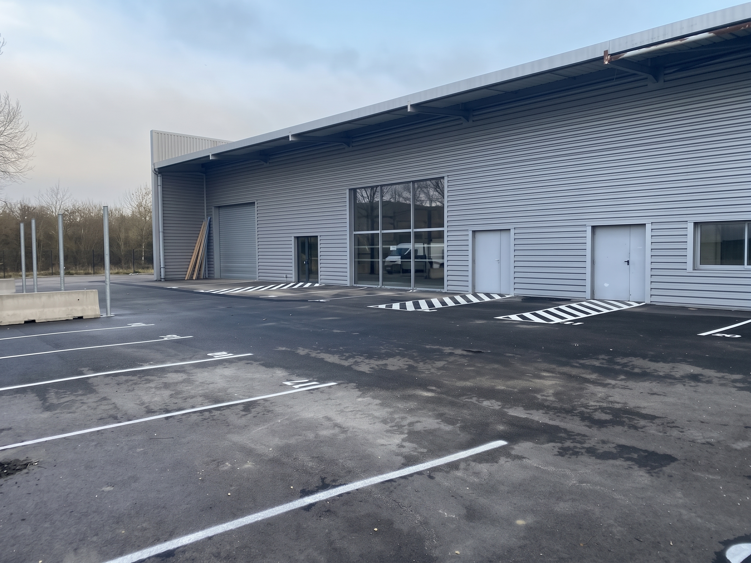 Location pure Local commercial 230 m² Boé - 2