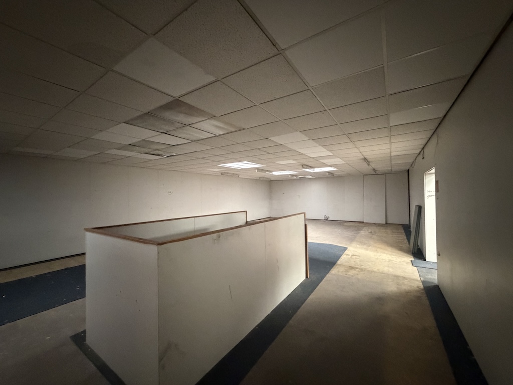 Location Entrepôt 770 m² La Teste-de-Buch - 2