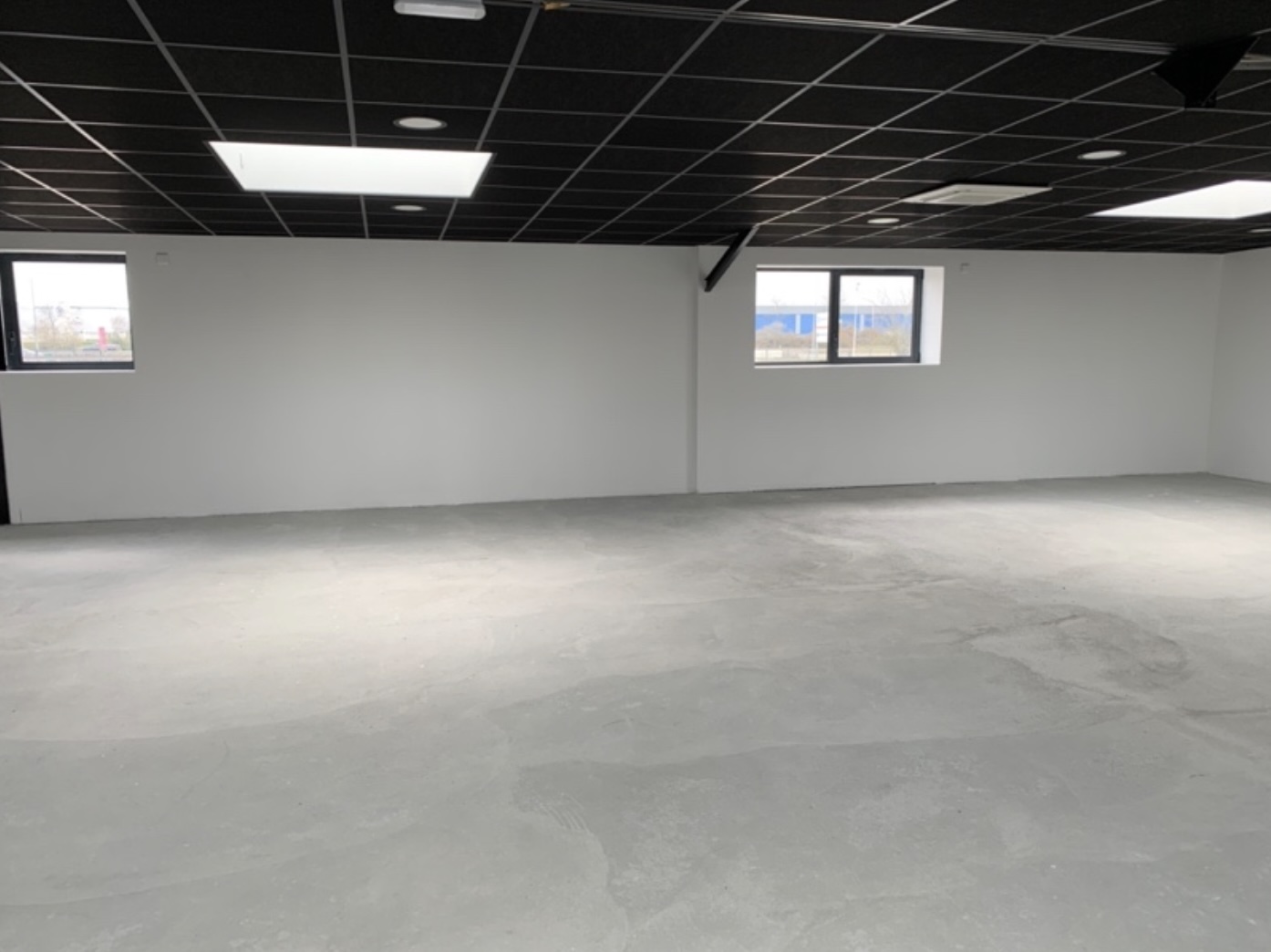 Location pure Local commercial 275 m² Saint-Herblain - 2