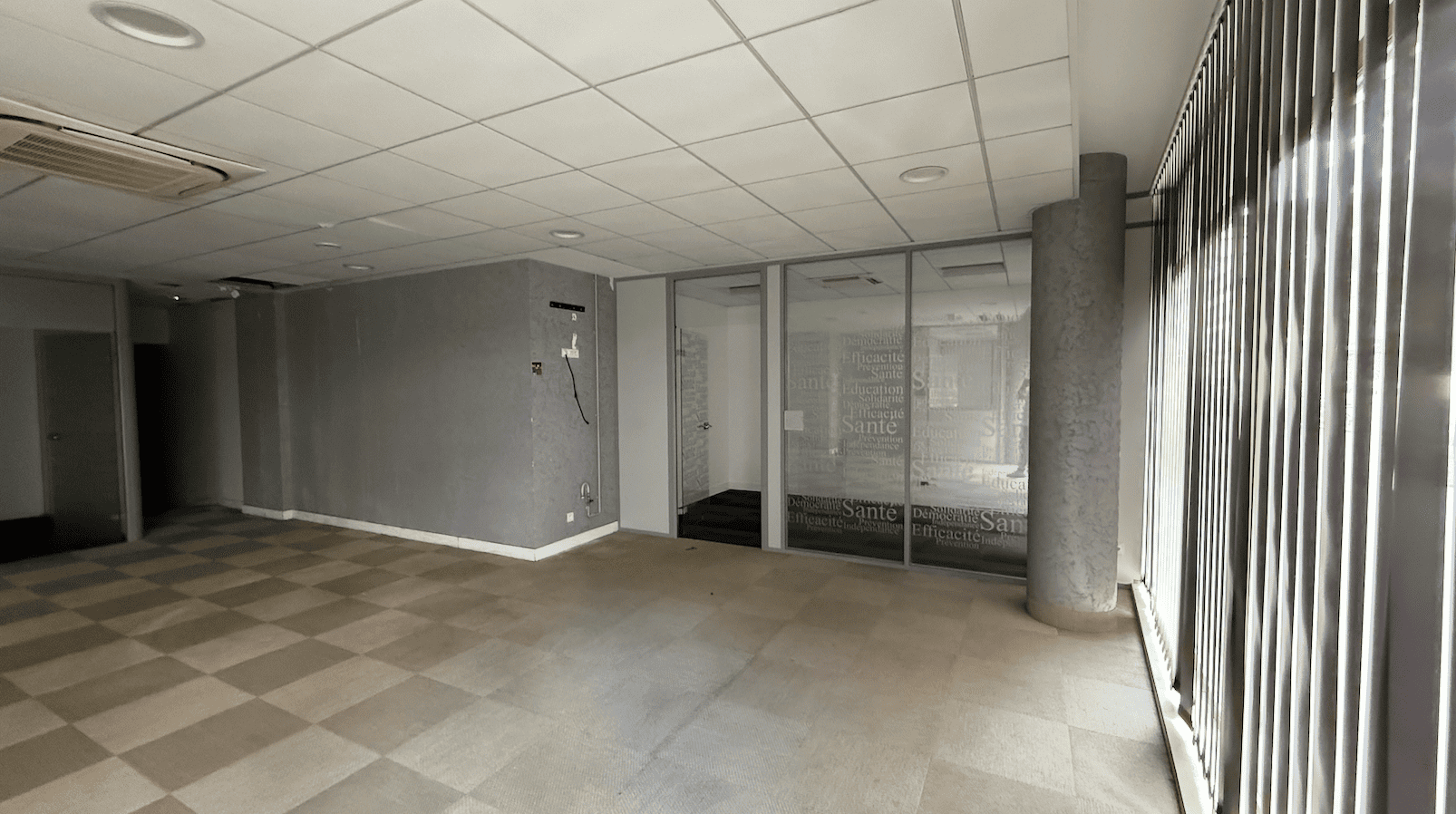Location pure Local commercial 192 m² Montreuil - 3