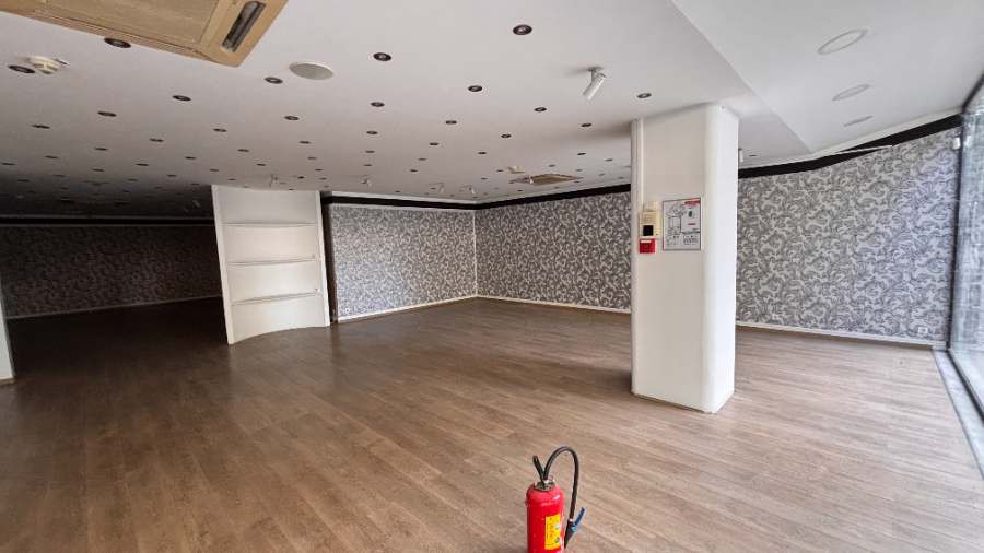 Location pure Local commercial 137 m² Paris - 4