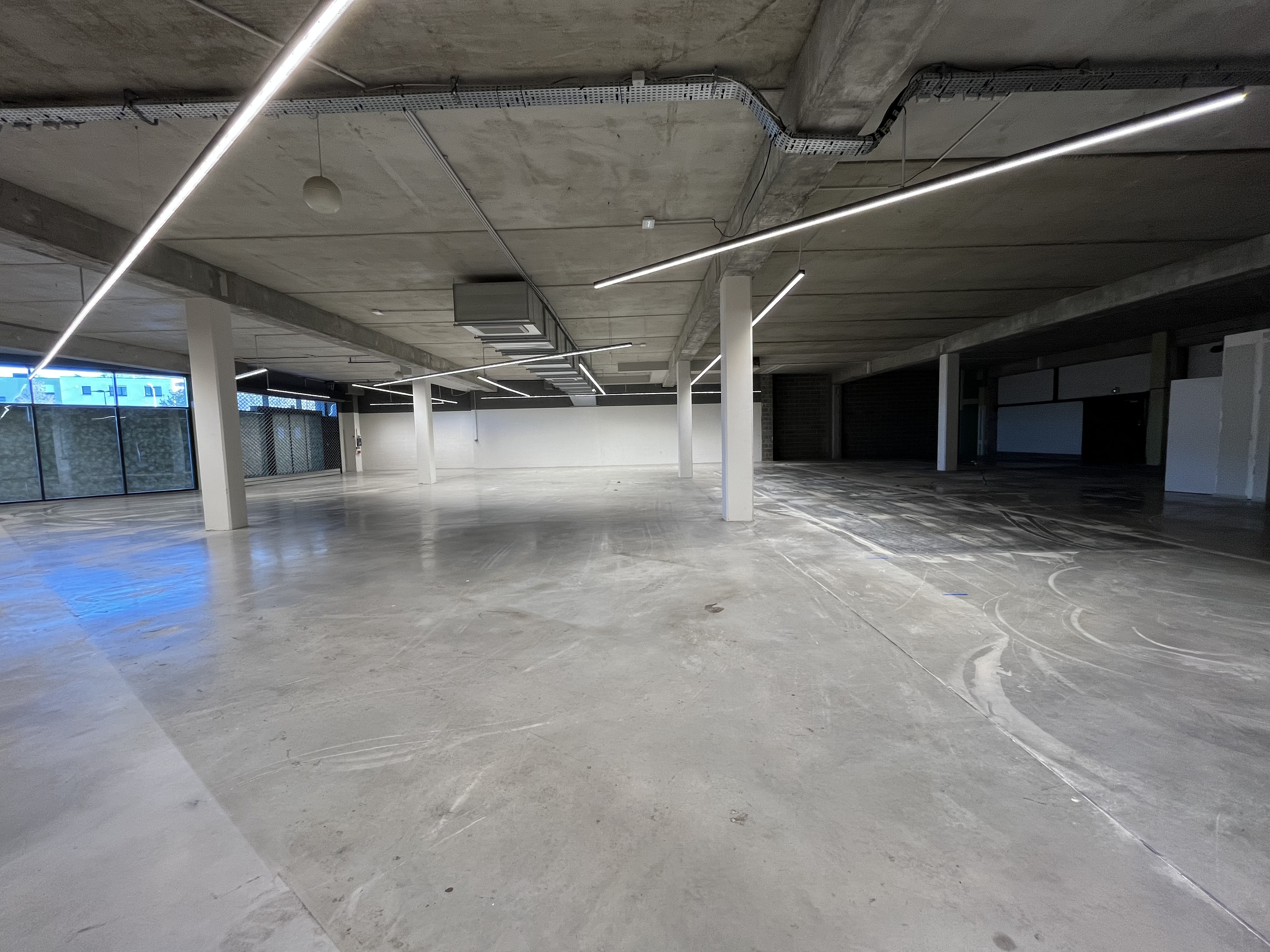 Location pure Local commercial 588 m² La Madeleine - 4