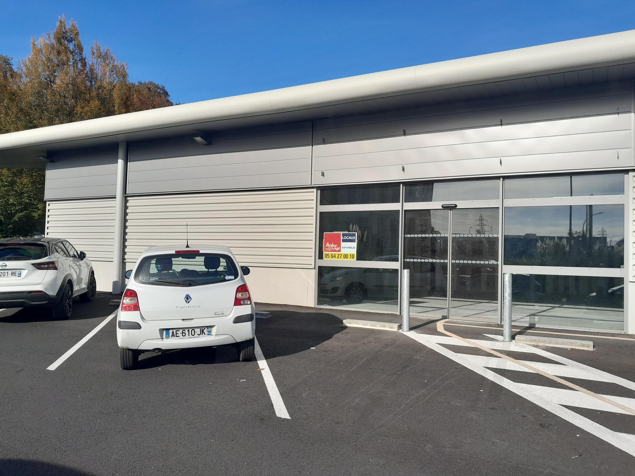 Location pure Local commercial 236 m² Lons - 3