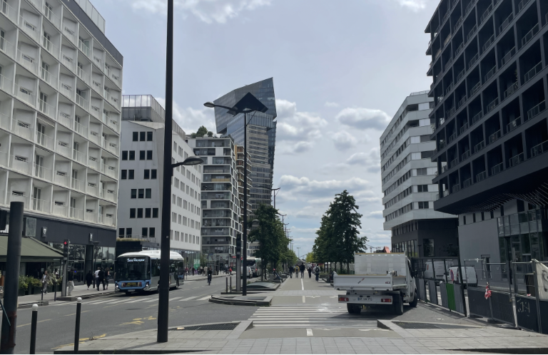 Location pure Local commercial 174 m² Paris 13e - 3