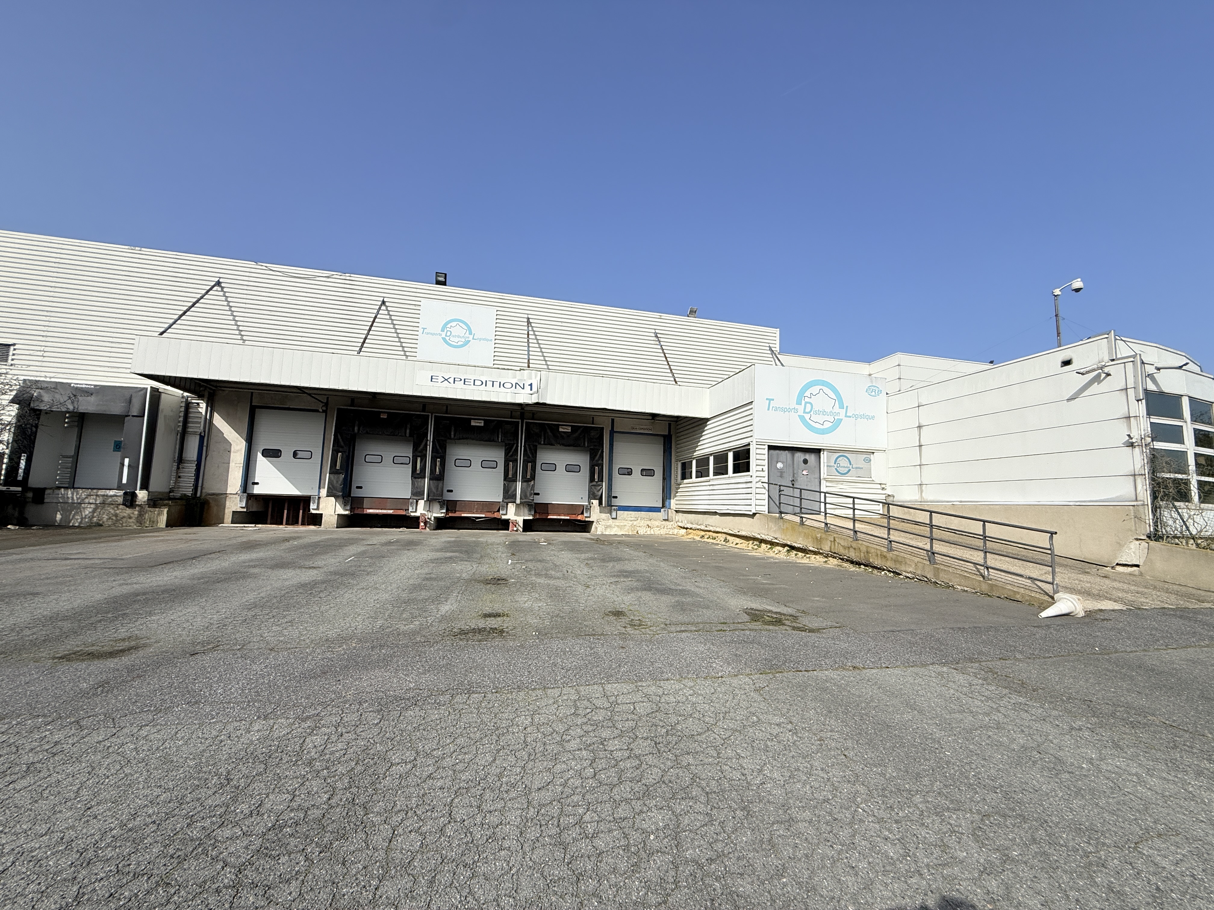 Location Entrepôt 3 740 m² Louvres - 5